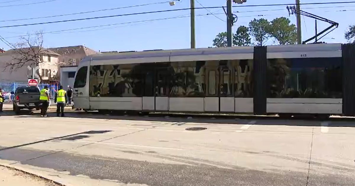 METRORail passenger injured in crash with vehicle in Houston Museum district