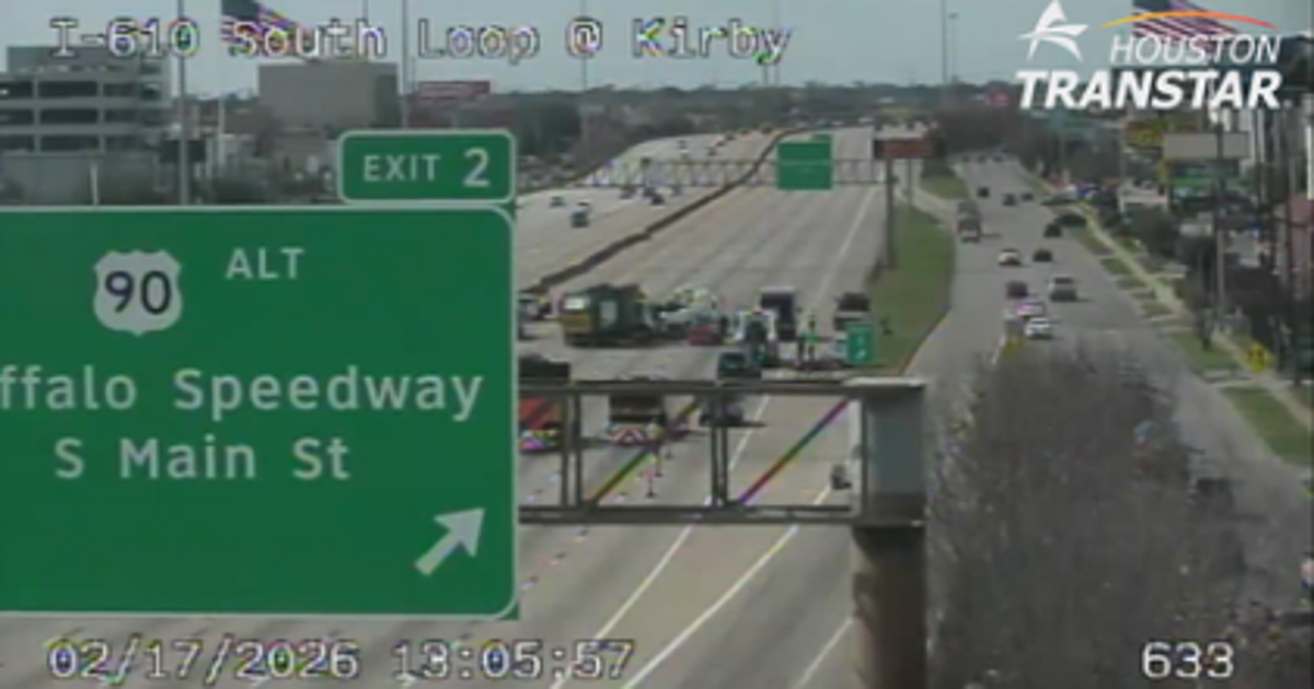 Traffic: I-610 westbound lanes closed at Buffalo Speedway due to crash