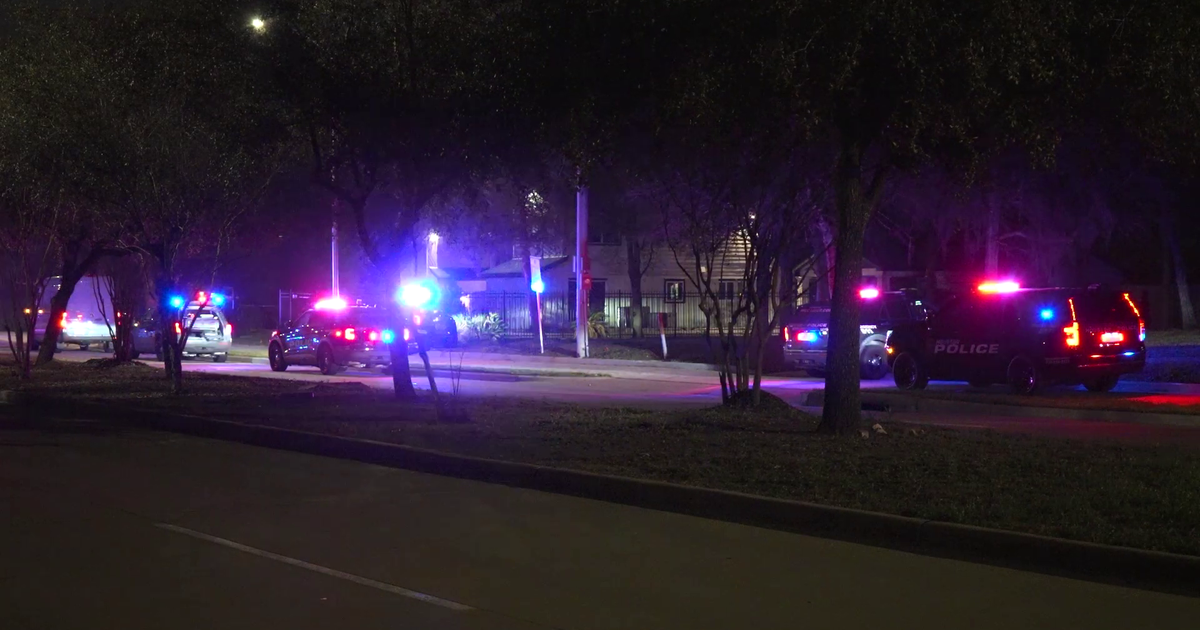 West Houston homeowner shot, killed during reported burglary