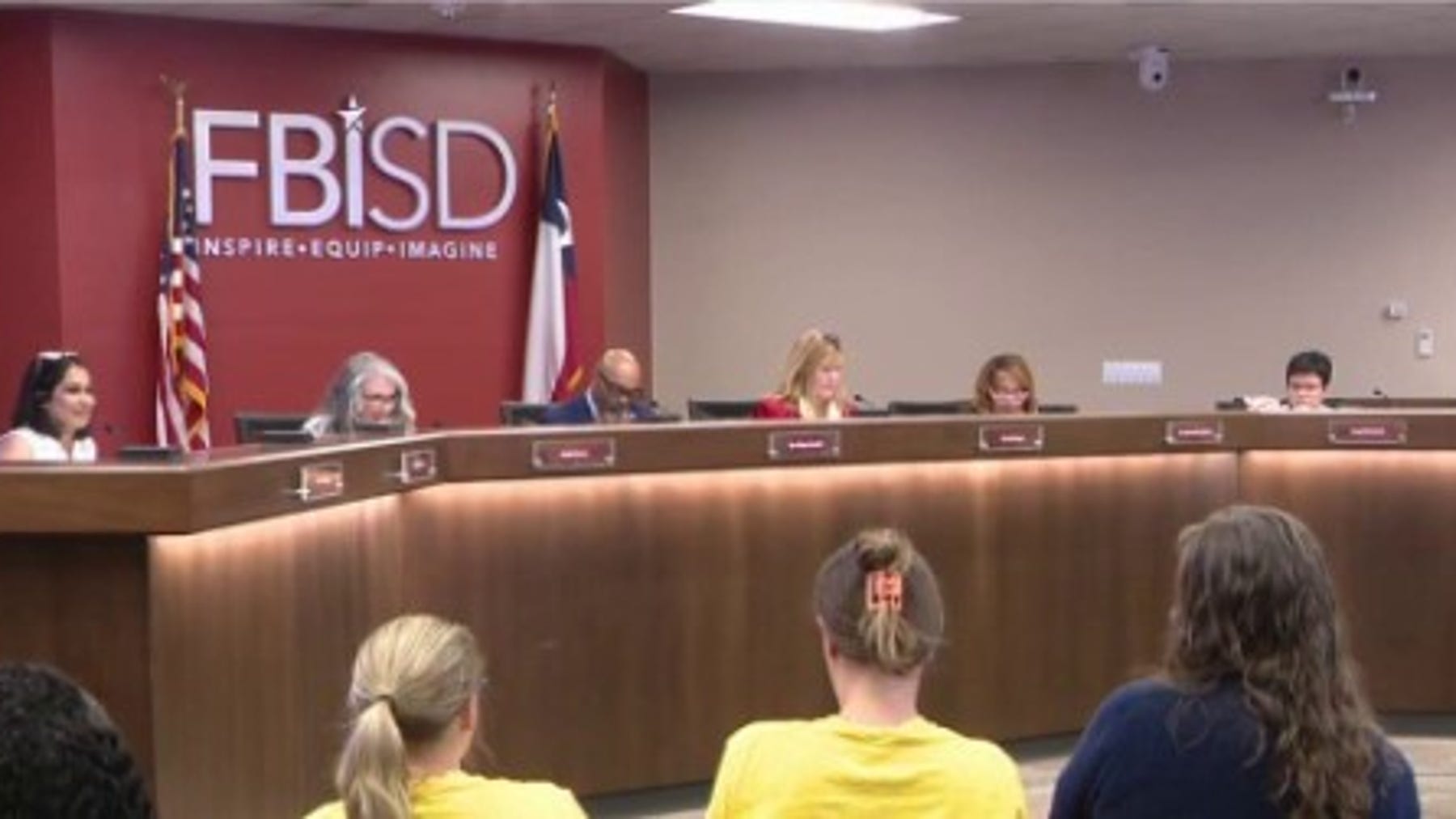 Fort Bend ISD consolidation discussion draws packed meeting, parents and students raise safety concerns