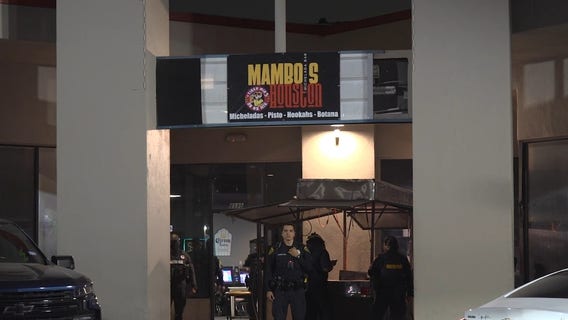 Houston police raid after-hours bar on Antoine Drive, arrest 2