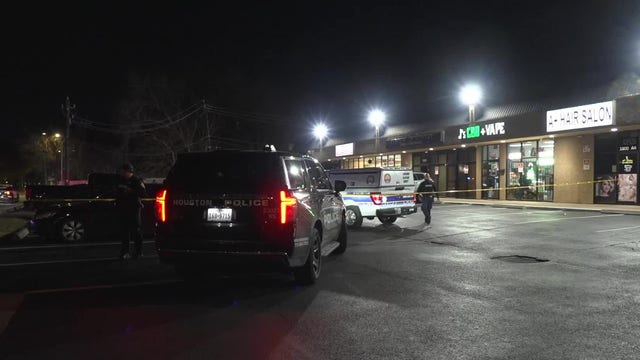 Man fatally shot outside Houston Westside strip center