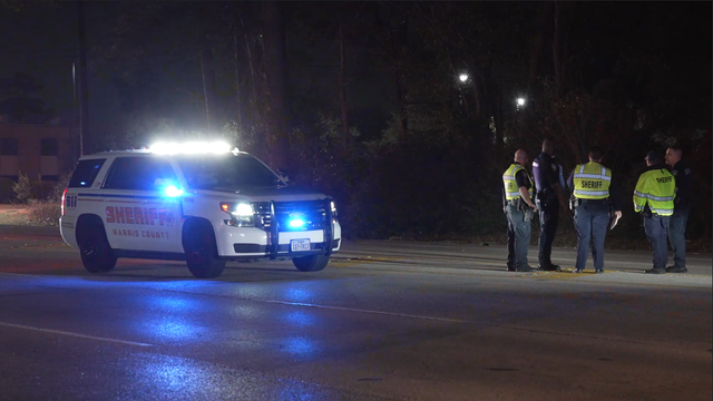 Two pedestrians in critical condition after hit-and-run in northwest Harris County