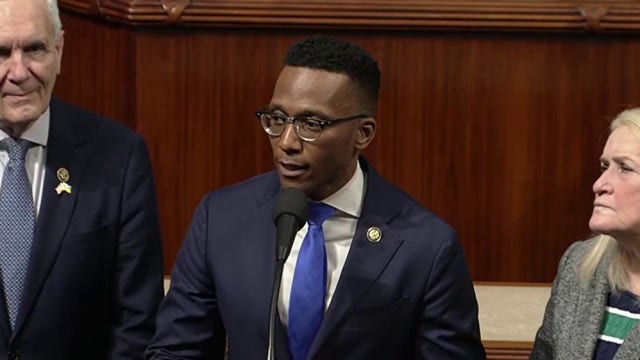 Christian Menefee sworn in Monday to represent Texas' 18th Congressional District