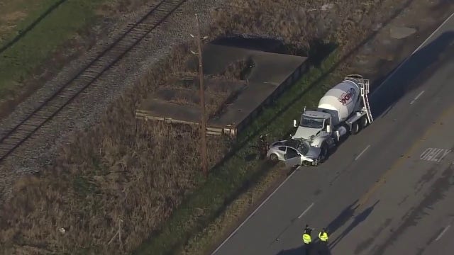 Hempstead crash: 1 person dead after crash involving cement truck