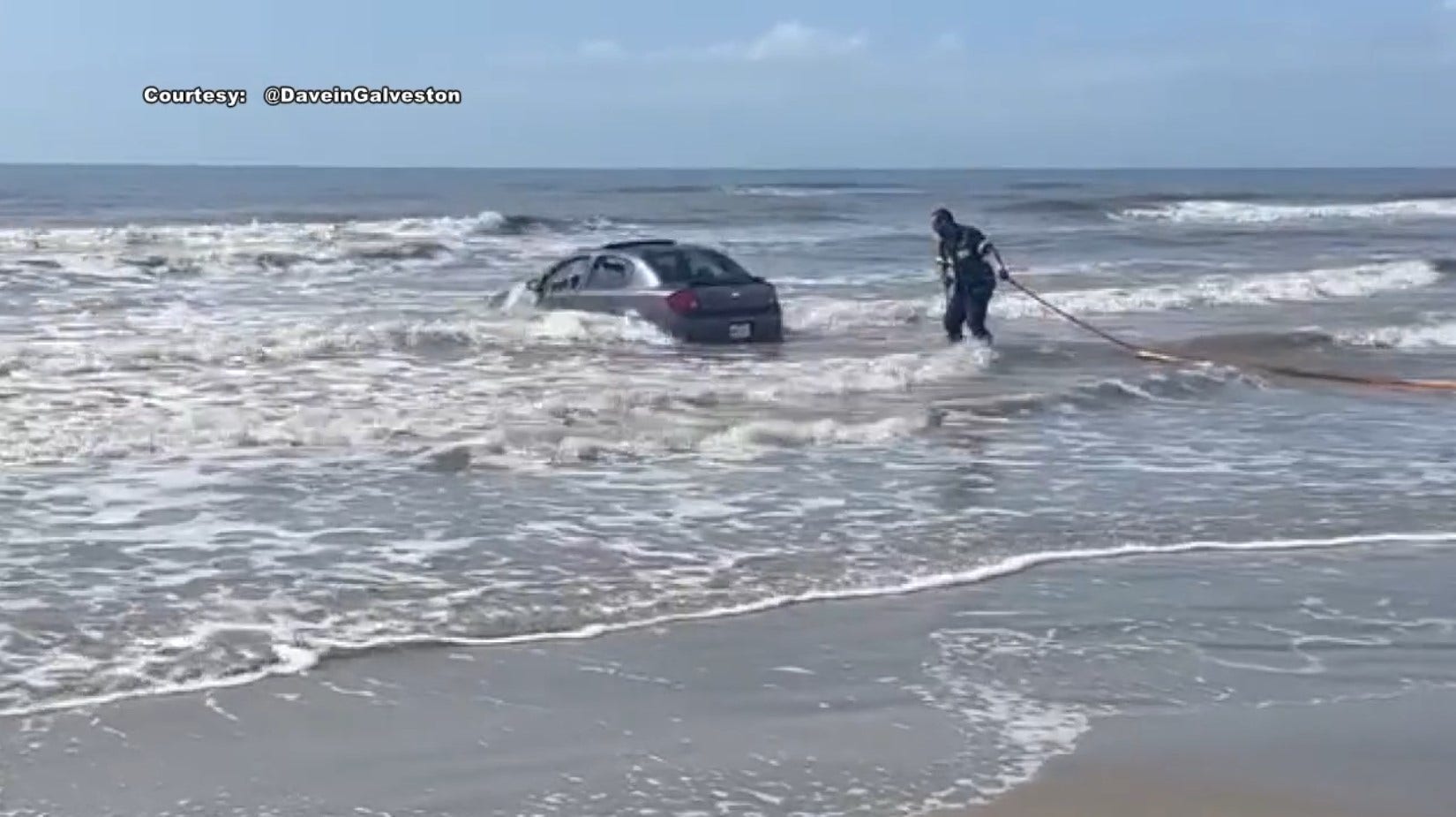 Man drives car off Galveston's Seawall into Gulf