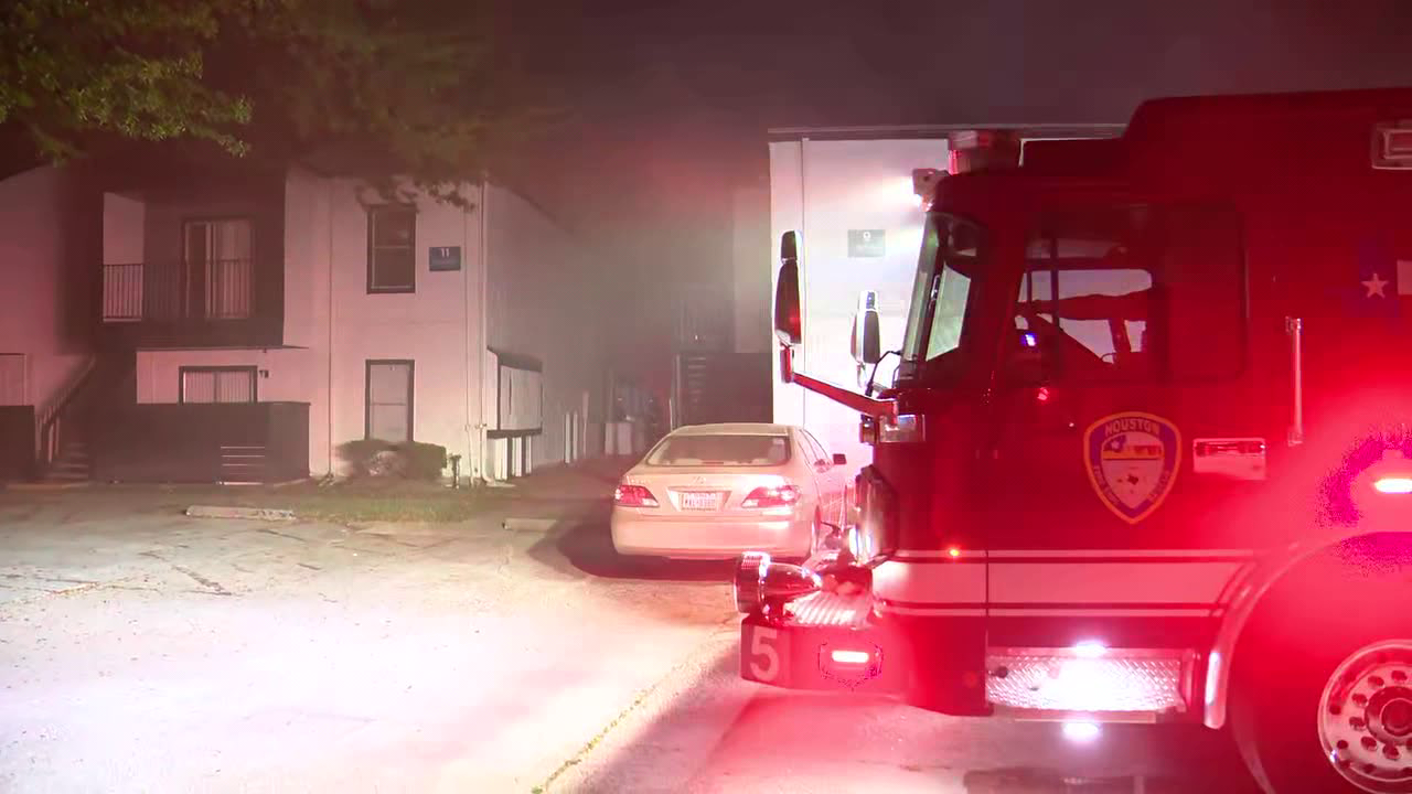 Houston apartment fire: Firefighters battling 2-alarm apartment fire on Grow Lane
