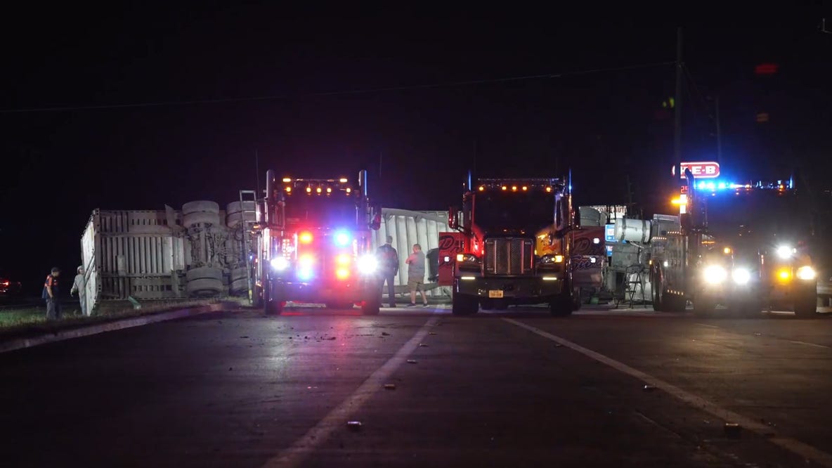 18-wheeler carrying groceries overturns on Highway 288, shuts down lanes