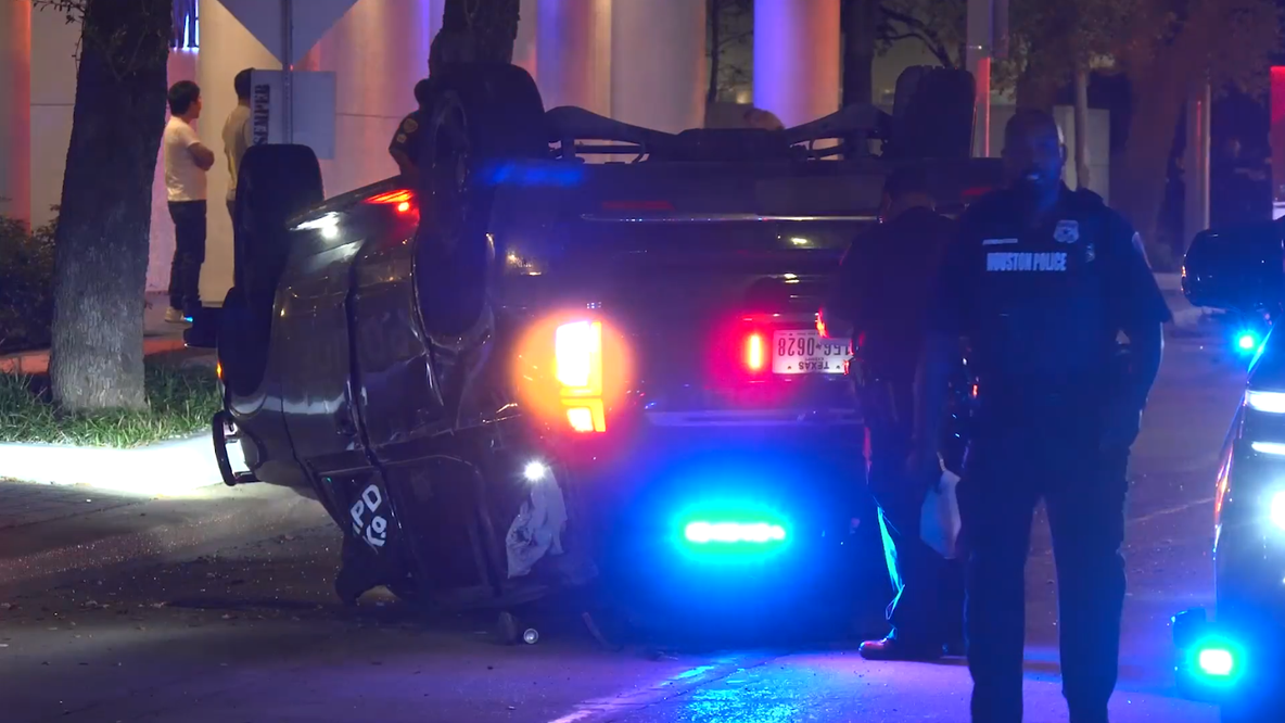 Houston police officer, his K-9 involved in crash downtown