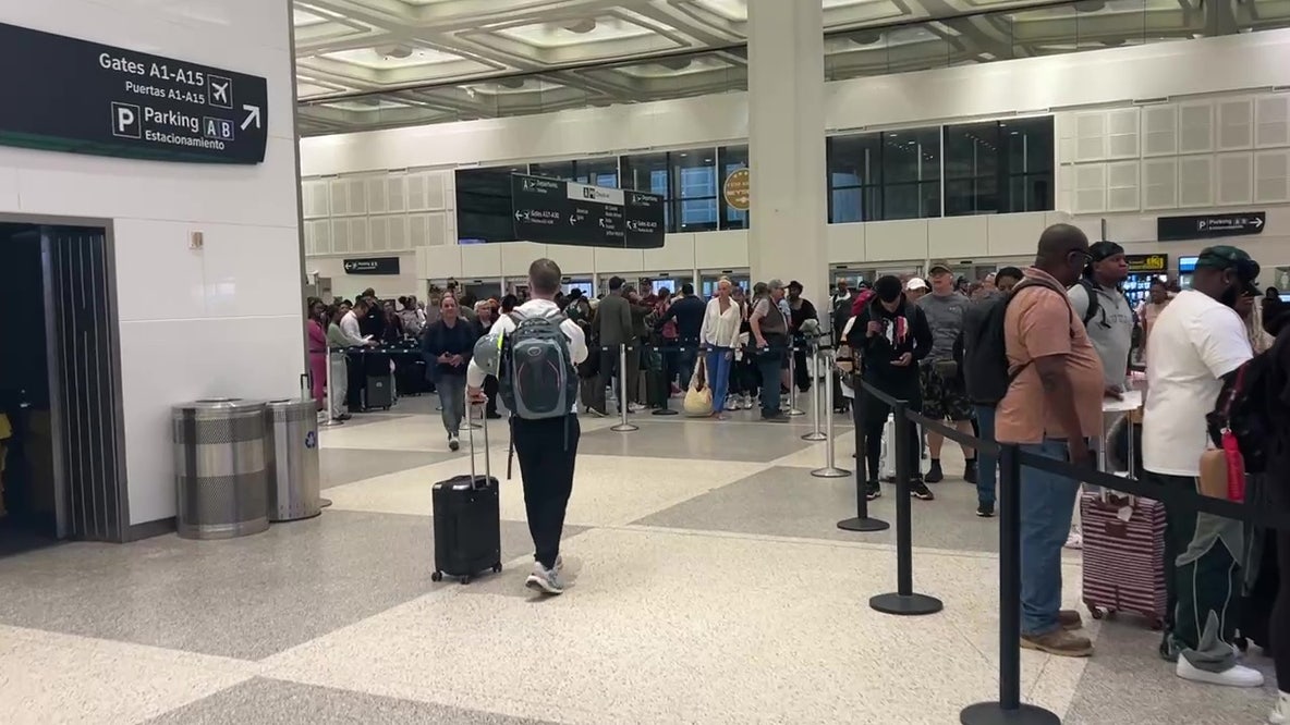 Check TSA wait times at Houston airports today