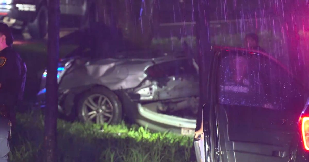 Driver dies after vehicle loses control on South Loop | FOX 26 Houston