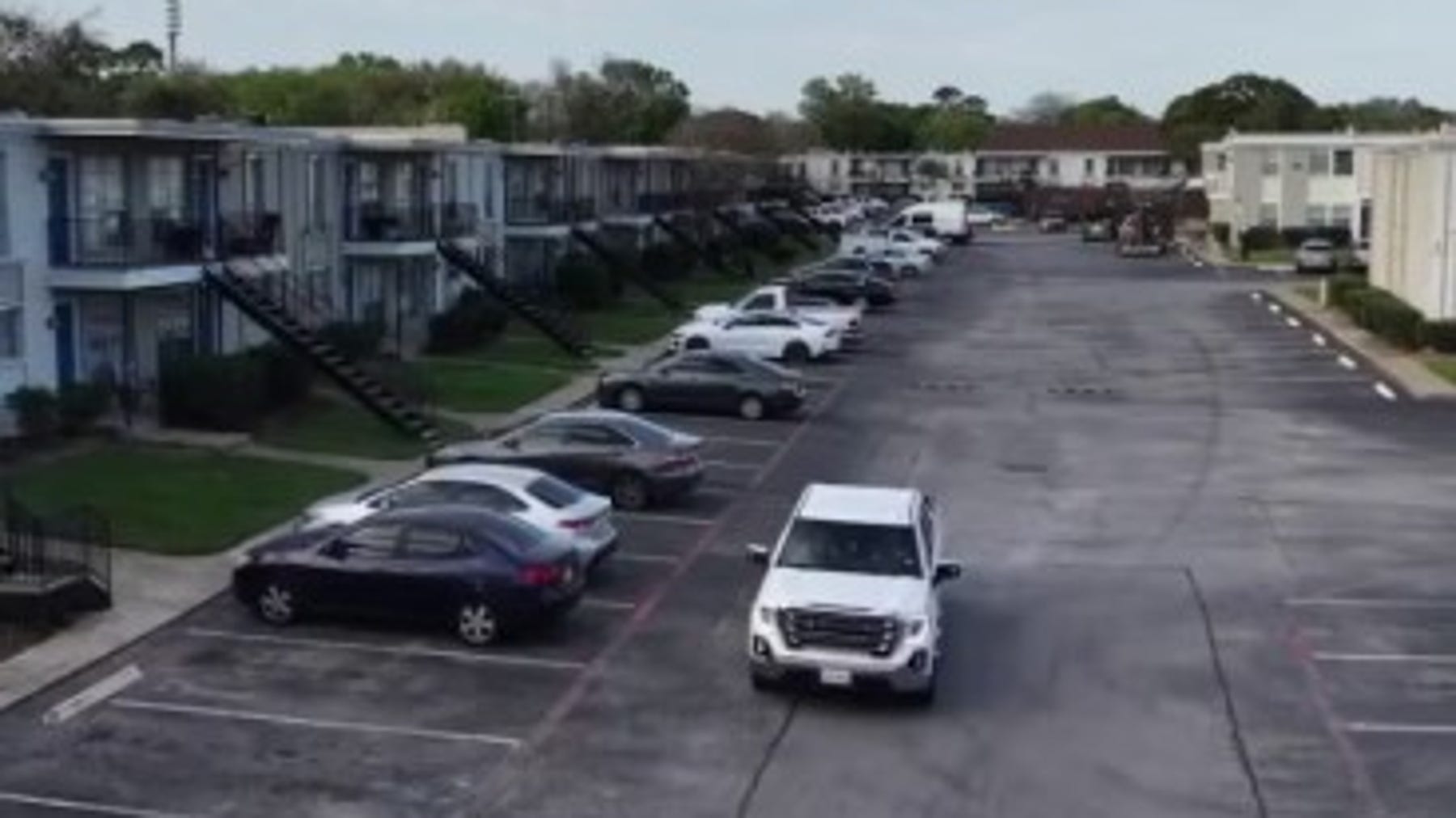Baytown apartment residents say days-long power outage has left them scrambling for answers