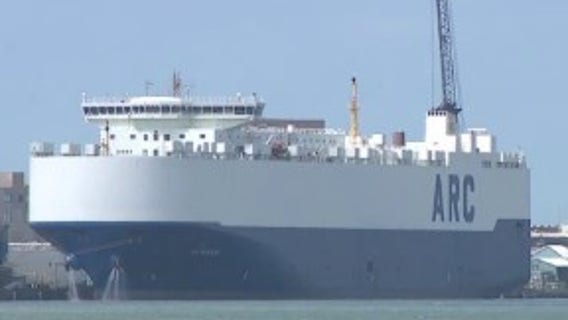 Channelview residents raise concerns about chemical barges, cancer rates at San Jacinto River town hall