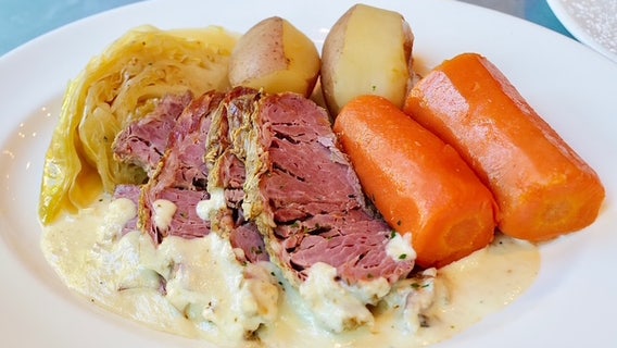 Luck of the Irish Special Menu at Brennan’s | Foodies & Friends