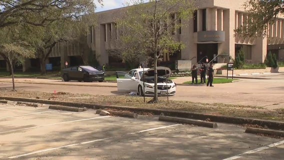 2 women killed, 2 injured in Houston crash between Cybertruck, car