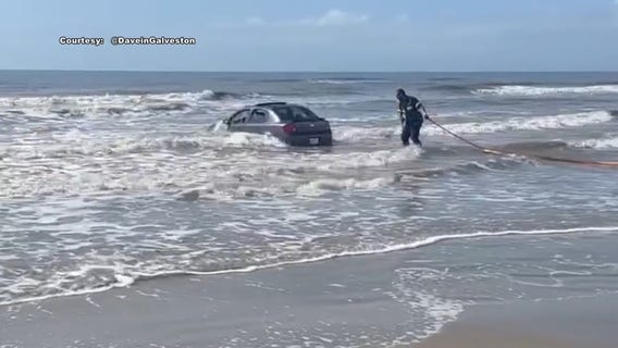 Man drives car off Galveston's Seawall into Gulf