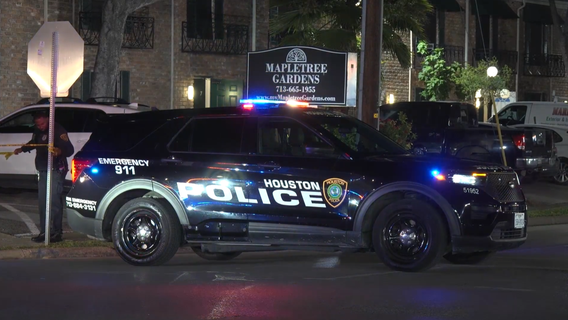 'Beaten very, very badly:' Houston Police search for teen suspect in attempted armed robbery