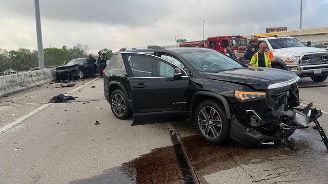 Harris Co. Pct. 1 constable deputy, motorist taken to hospital after crash