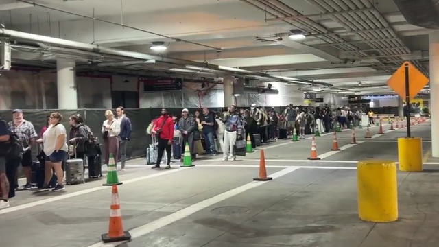 Hobby Airport TSA wait time: Monday updates, how long are the lines