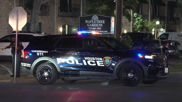 'Beaten very, very badly:' Houston Police search for teen suspect in attempted armed robbery