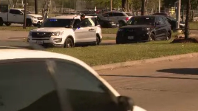Pedestrian struck, killed in Houston's Inwood area