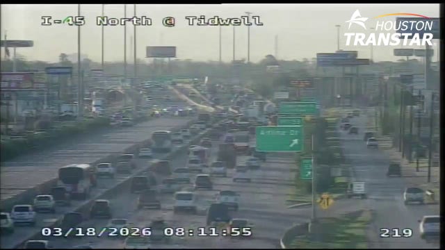 I-45 North traffic: Northbound lanes reopen after vehicle accident