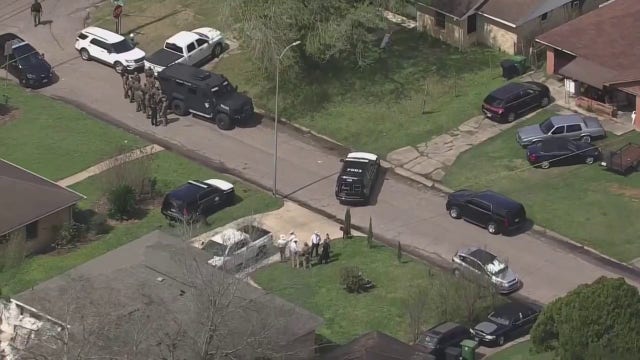 Houston SWAT officer shoots, kills suspect on Belarbor Street
