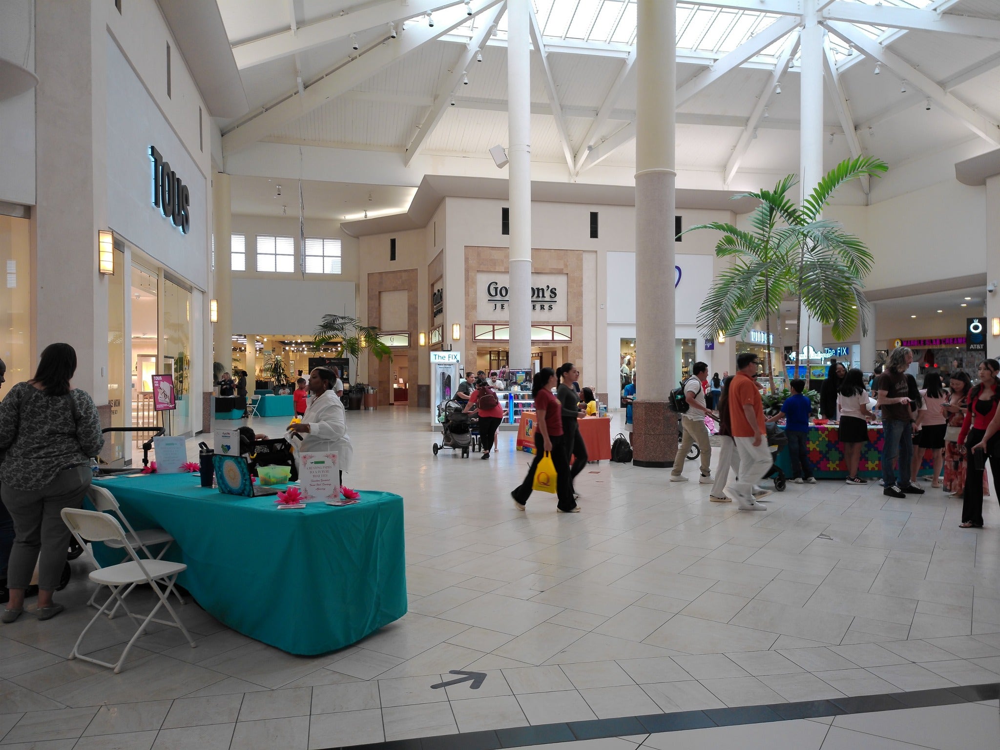 Willowbrook Mall to continue weekly weekend 'youth curfew' until further notice