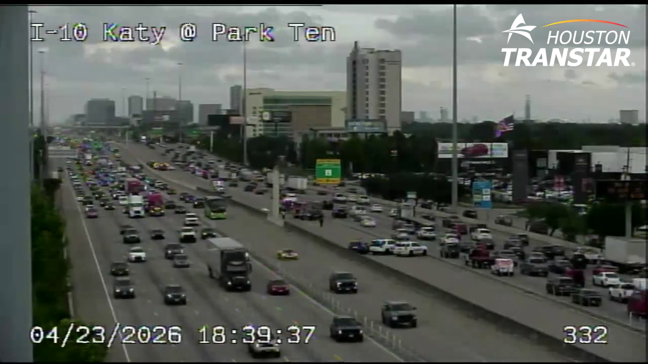 Katy Freeway crash: At least 1 killed in 2-vehicle crash