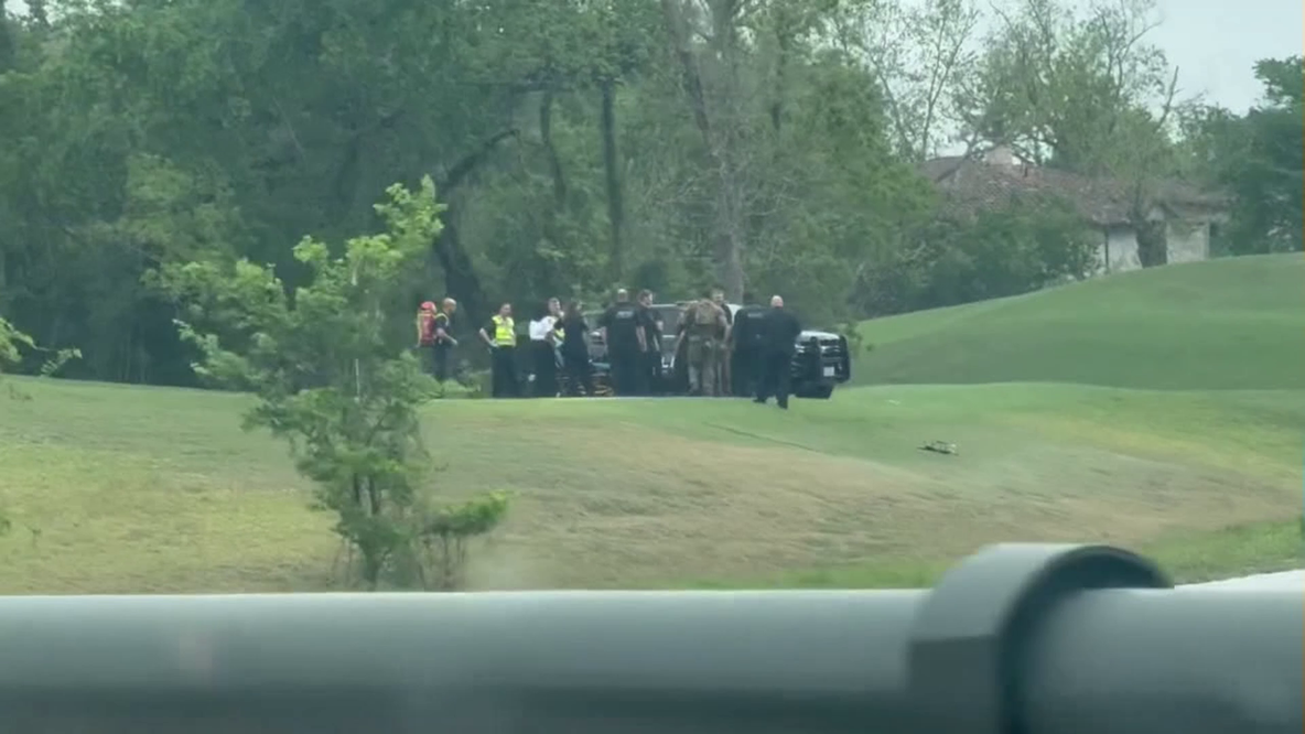 Sienna Parkway in Missouri City reopens following report of armed person, suspect now in custody