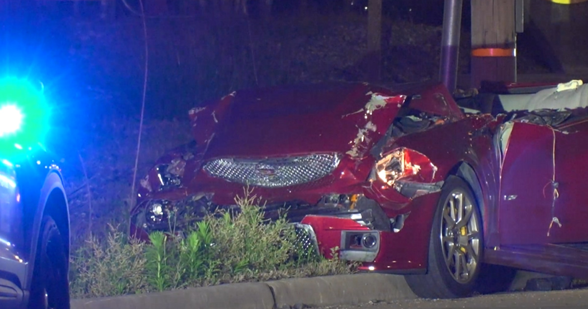 Houston police investigate fatal crash involving 1 car, 2 semi-trucks