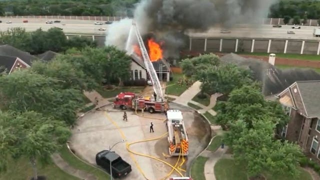 Sugar Land crews battle house fire in Riverpark neighborhood