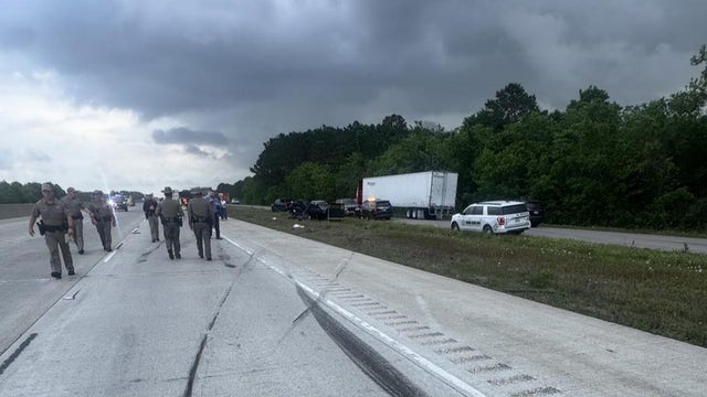 Off-duty reserve deputy constable killed in 18-wheeler crash in Winnie
