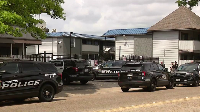 Houston police shooting: Man allegedly carrying knife shot dead by officers