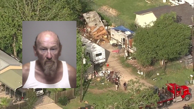 Authorities search Bacliff home of 'Texas Killing Fields' suspect James Dolphs Elmore Jr.