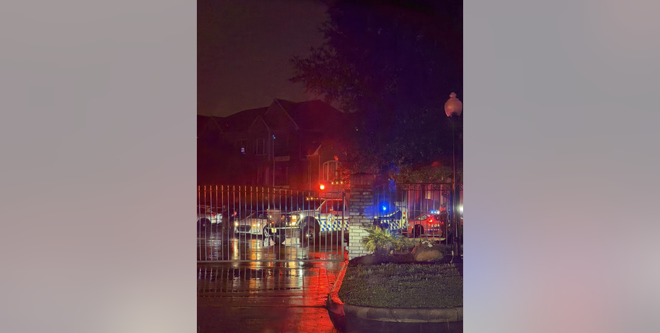 2 women found shot at north Harris County apartment complex; 1 dies at hospital