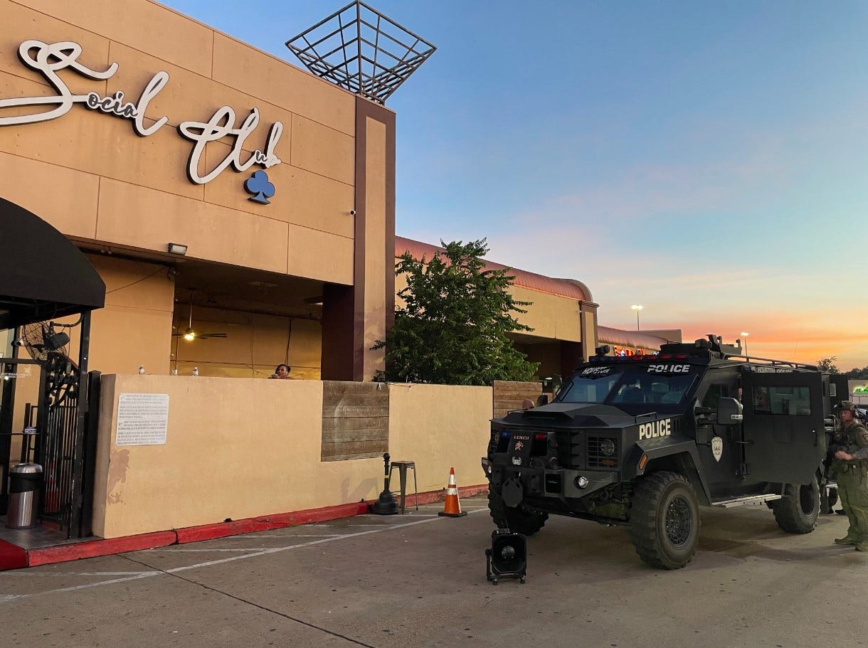West Houston crime: Authorities on scene of illegal gambling investigation, several arrests made