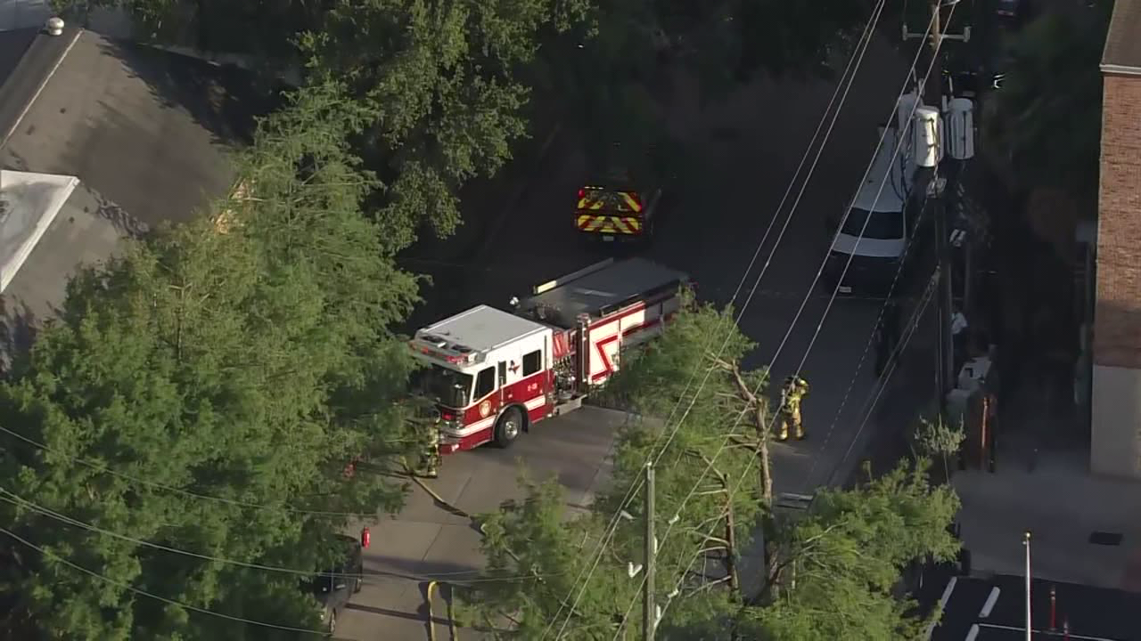 Houston police clear area following suspicious package report near Galleria Mall