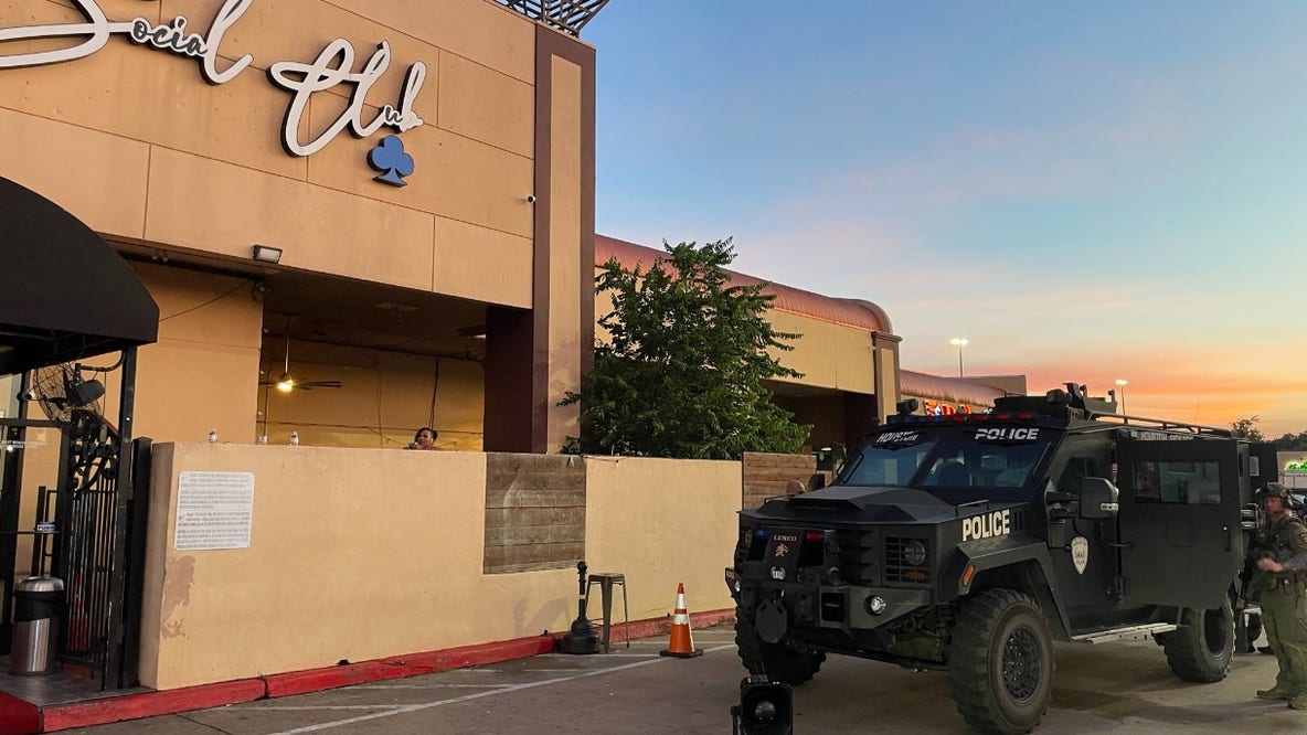 West Houston crime: Authorities on scene of illegal gambling investigation, several arrests made