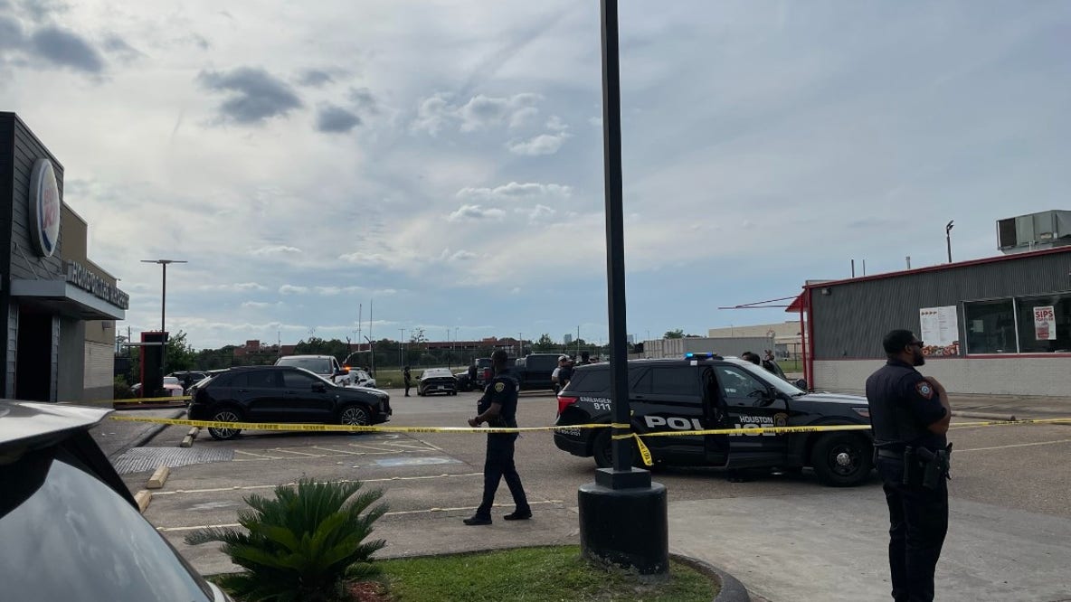 2 teens injured following shooting near Yates High School
