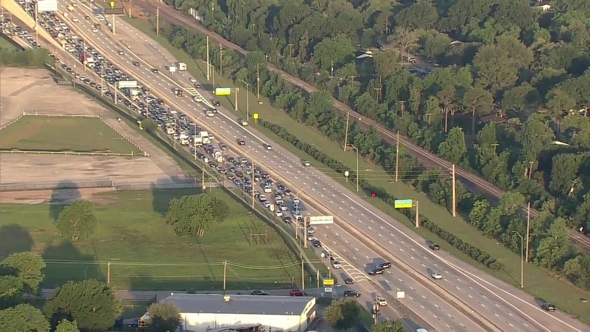 Deadly crash causing major traffic delays on South Post Oak, Main Street