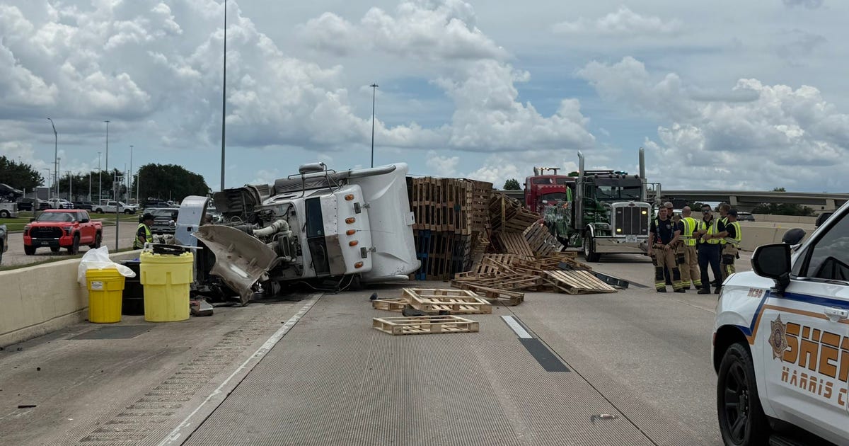 Traffic: US-290 westbound lanes at FM 1960 closed due to 18-wheeler accident