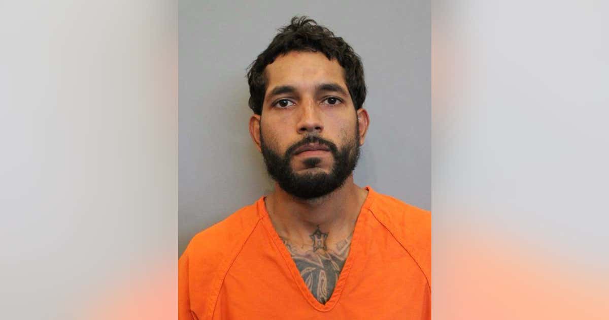 Man charged in shooting that left 2 dead at Spring apartment complex, deputies say