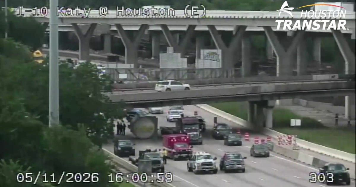 Load strikes Houston Avenue bridge on I-10 Eastbound, falls to highway