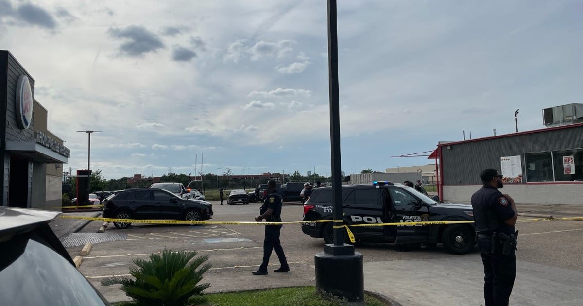 2 teens injured following shooting near Yates High School