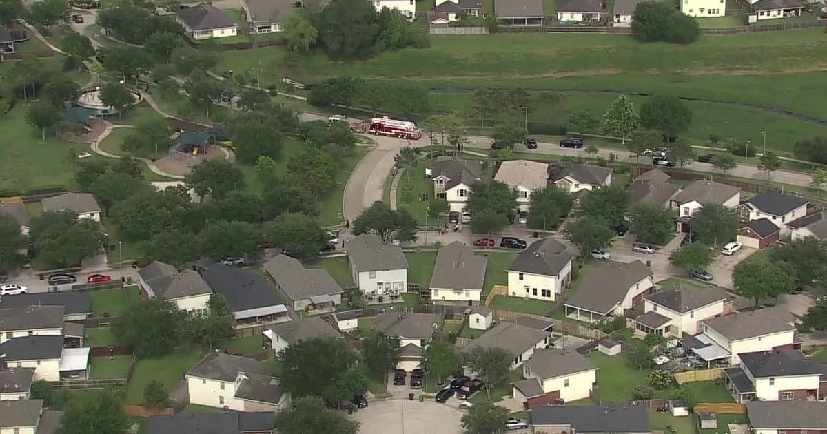 Authorities investigating deadly shooting on Blackhawk Ridge Lane in southeast Houston