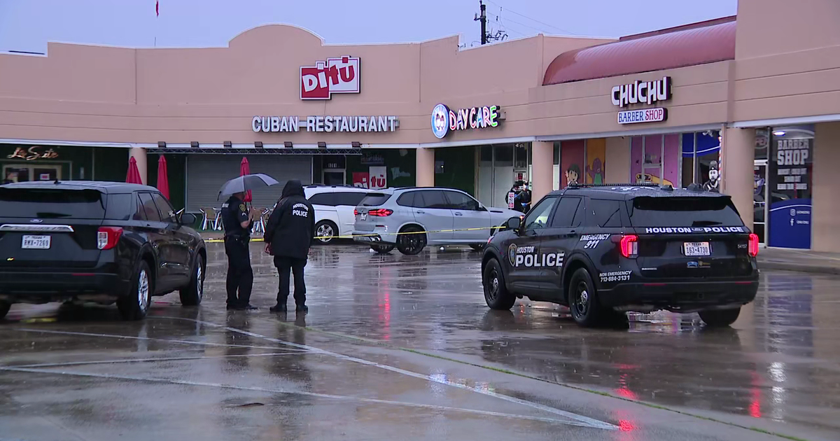 Police investigate deadly shooting outside west Houston business