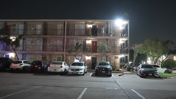 Broadway Street stabbing: Woman chased people with knife, injured 2