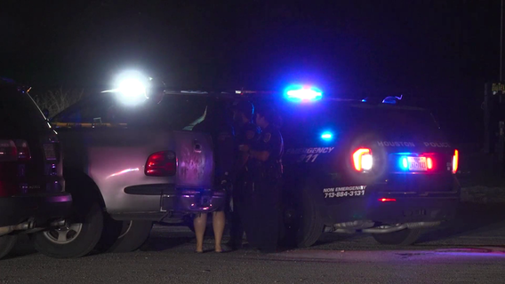 1 dead, 1 injured in Houston apartment shooting