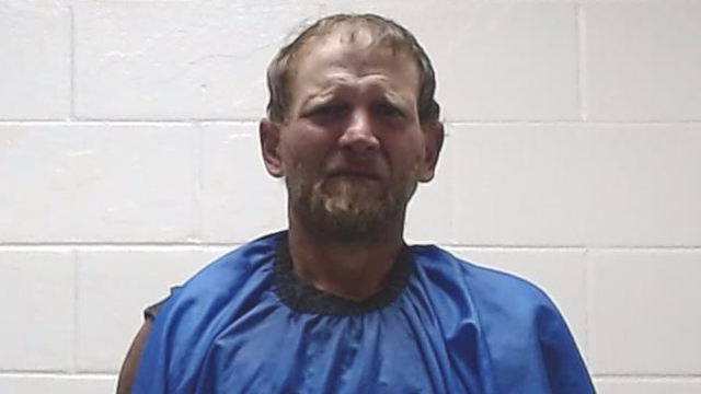 Texas felon sentenced to 14 years in federal prison after grabbing officer's gun during courtroom brawl